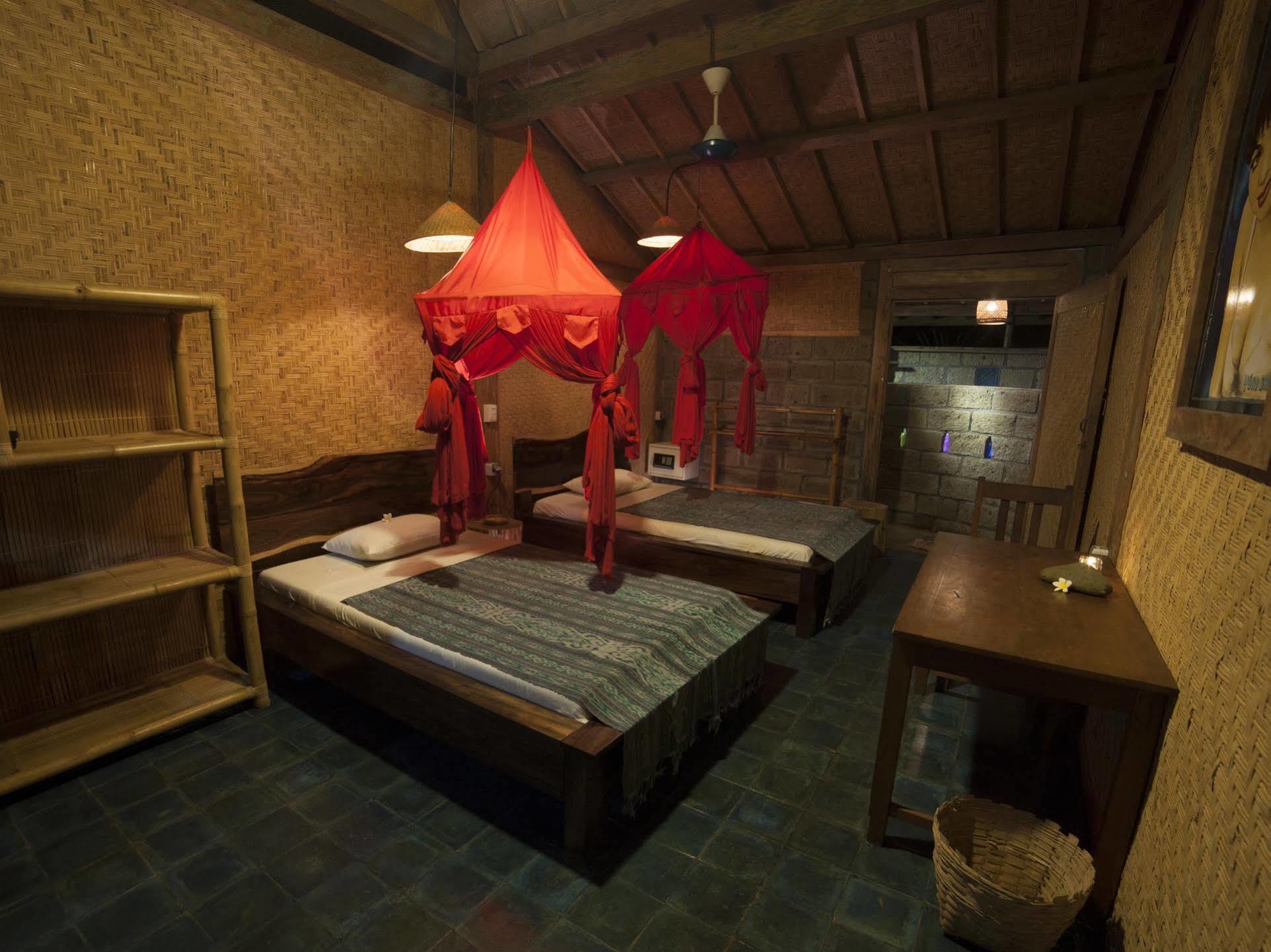 Pondok Pitaya Balian Hotel Selemadeg  Экстерьер фото
